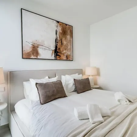 Apartment 3br With Great Panoramic Views At Oceana Gardens *