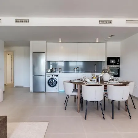 Apartment 3br With Great Panoramic Views At Oceana Gardens